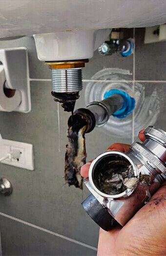 https://blockeddrainsjandakot.com.au/uploads/2025/07/blocked-sink-36737.jpg