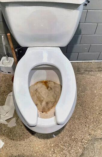 https://blockeddrainsjandakot.com.au/uploads/2025/07/blocked-toilet-27776.jpg